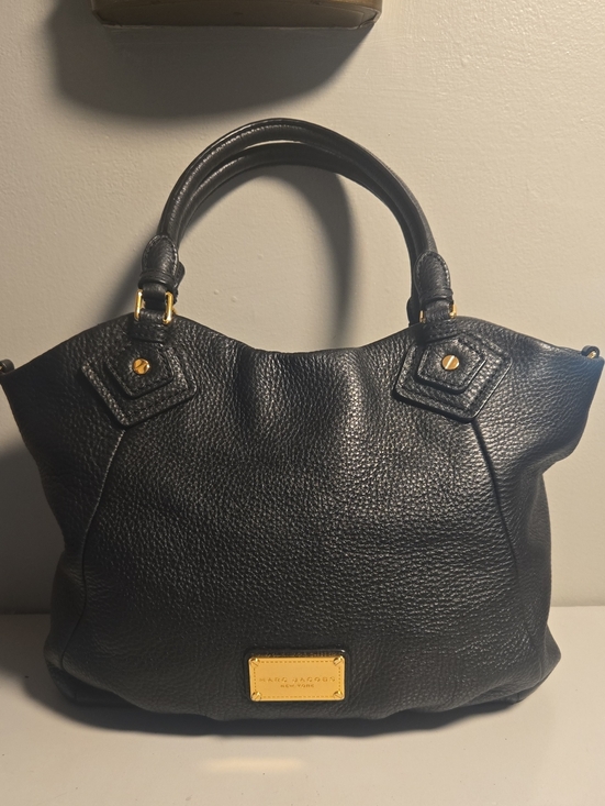 Marc Jacobs Handbags - Marc Jacobs Black Pebbled Leather Shoulder Bag with Gold Hardware